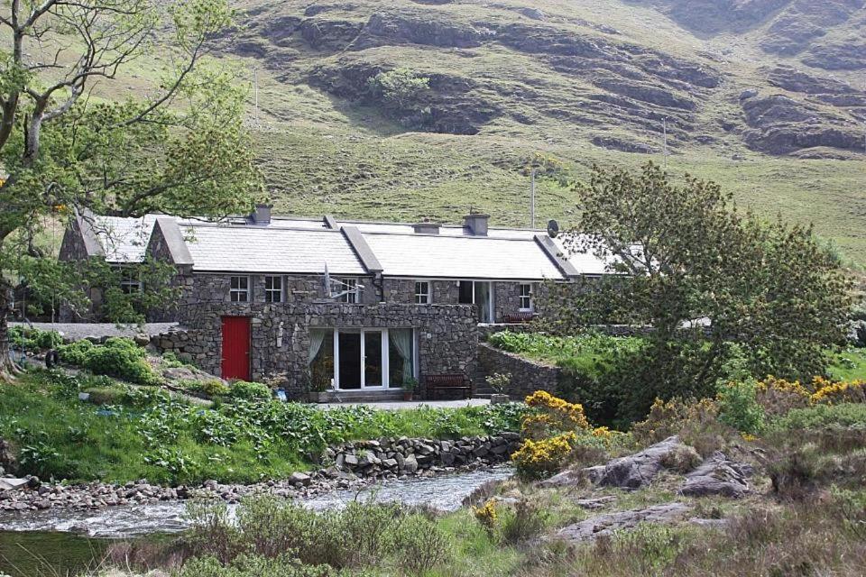 Delphi Lodge Cottages Лийнан Екстериор снимка